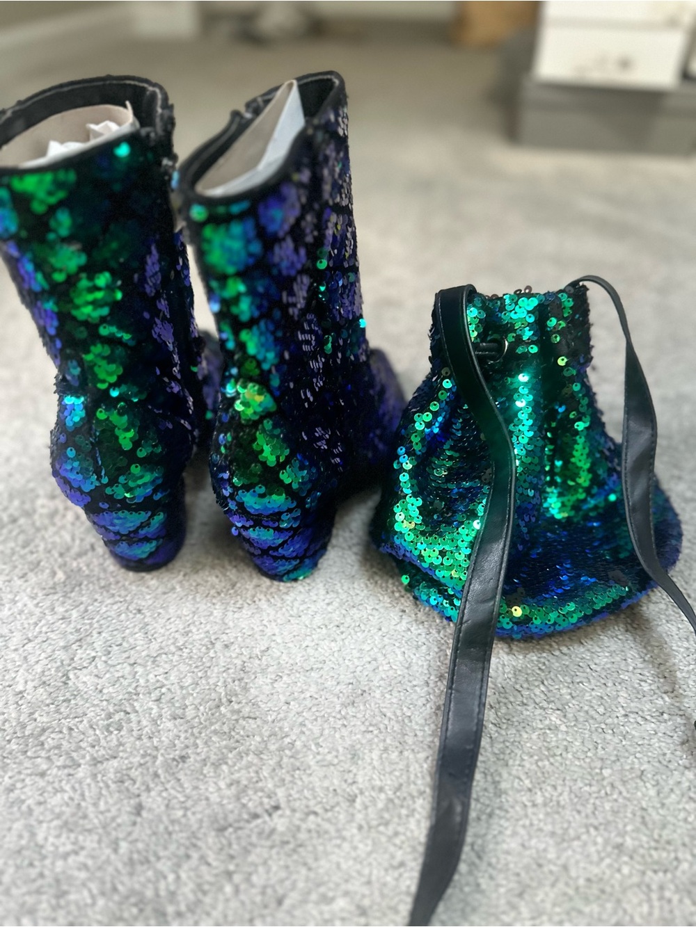 Women’s Cape Robbin Green & Blue Sequin Ankle Boots with Matching Drawstring Bag - Picture 4 of 8